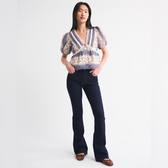 A&F Puff Sleeve Button-Through Top - Picture 2 of 8